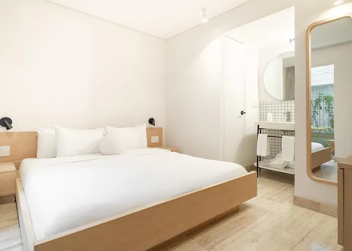 Nido Condesa Apartahotel 4*